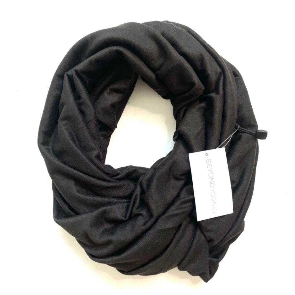BEYOND YOGA Black Infinity Circle Scarf - Picture 2 of 8